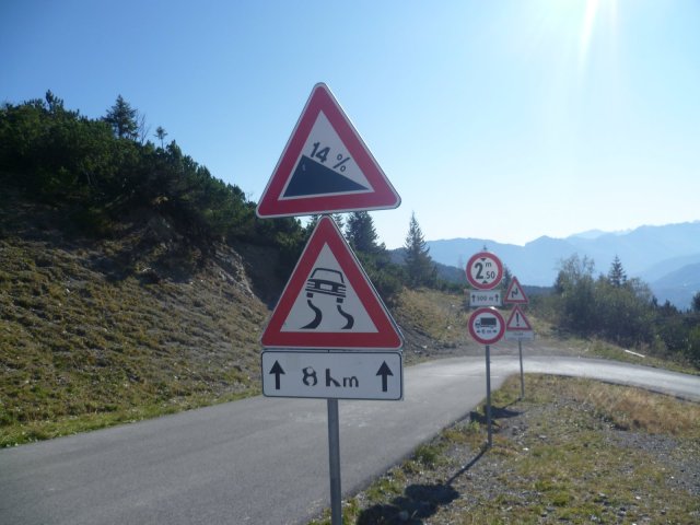 italy_mountainpass_montezoncolan2_roads2drive